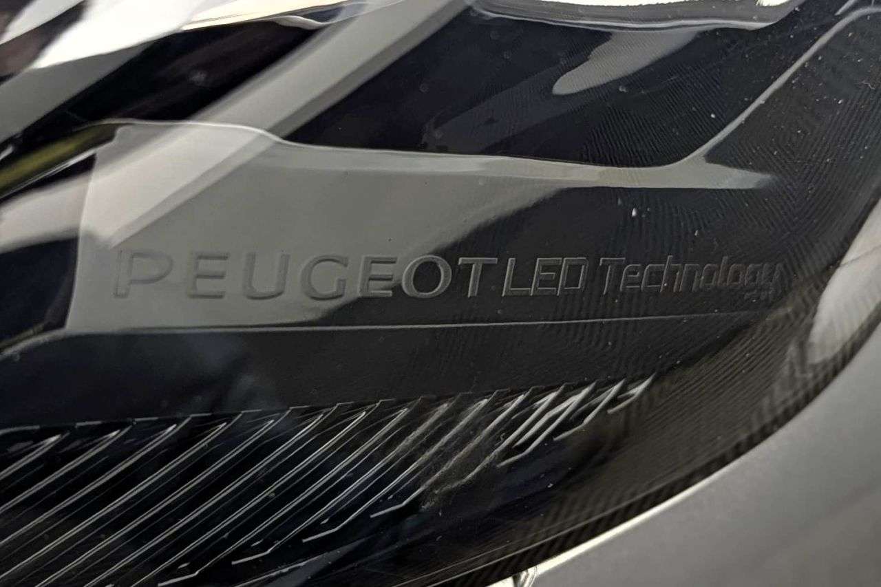 2021 PEUGEOT E-208 2021 PEUGEOT E-208