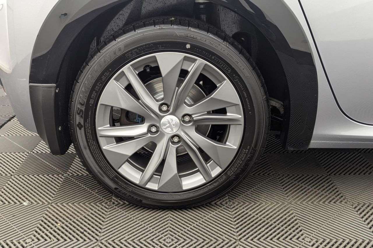 2021 PEUGEOT E-208 2021 PEUGEOT E-208