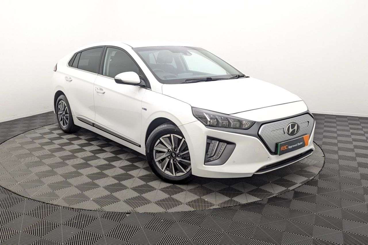 A 2021 HYUNDAI IONIQ 38.3kWh Premium SE Hatchback 5dr Electric Auto (136 ps) Award Winning 5 Sta A 2021 HYUNDAI IONIQ 38.3kWh Premium SE Hatchback 5dr Electric Auto (136 ps) Award Winning 5 Sta