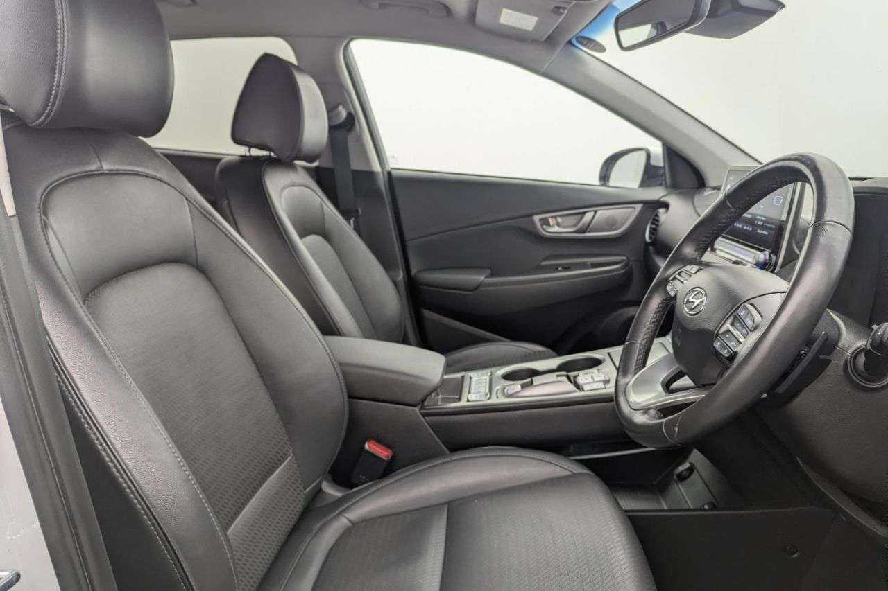 A 2020 HYUNDAI KONA 64kWh Premium SE SUV 5dr Electric Auto (7kW Charger) (204 ps) Award Winning A 2020 HYUNDAI KONA 64kWh Premium SE SUV 5dr Electric Auto (7kW Charger) (204 ps) Award Winning