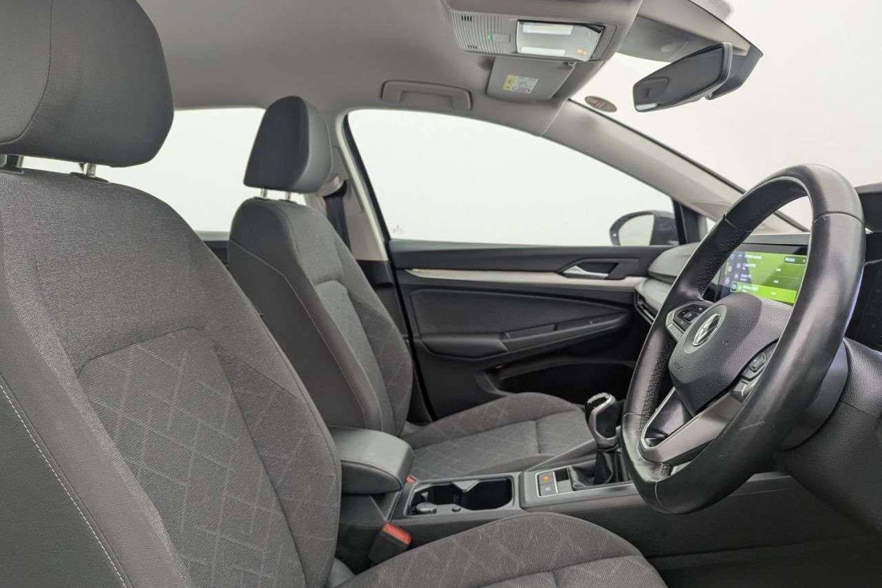 A 2022 VOLKSWAGEN GOLF 1.5 TSI Life Hatchback 5dr Petrol Manual Euro 6 (s/s) (130 ps) Award Winnin A 2022 VOLKSWAGEN GOLF 1.5 TSI Life Hatchback 5dr Petrol Manual Euro 6 (s/s) (130 ps) Award Winnin