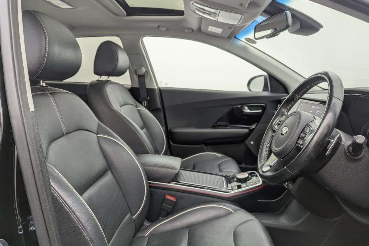 A 2021 KIA NIRO 64kWh 4+ SUV 5dr Electric Auto (201 bhp) Award Winning 5 Star Dealership A 2021 KIA NIRO 64kWh 4+ SUV 5dr Electric Auto (201 bhp) Award Winning 5 Star Dealership