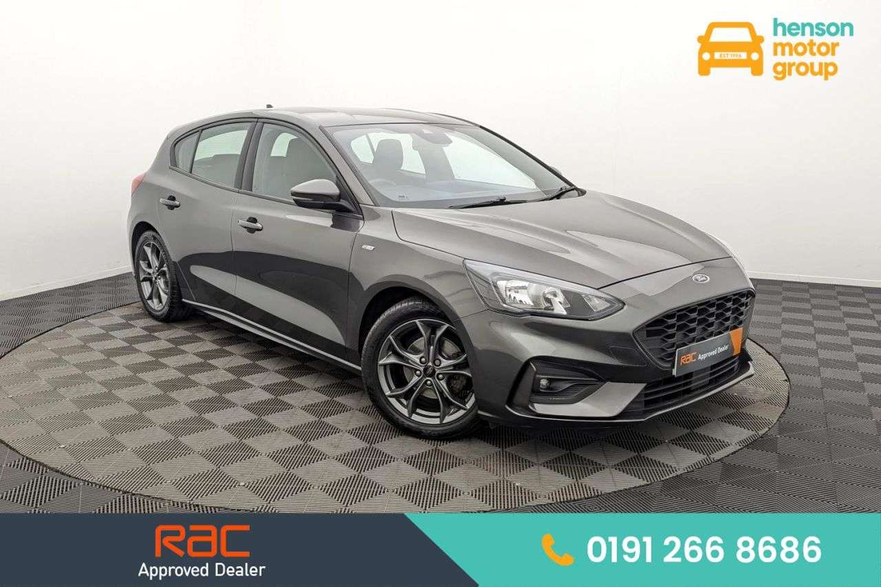 A 2019 FORD FOCUS 1.0T EcoBoost ST-Line Hatchback 5dr Petrol Manual Euro 6 (s/s) (125 ps) Awa A 2019 FORD FOCUS 1.0T EcoBoost ST-Line Hatchback 5dr Petrol Manual Euro 6 (s/s) (125 ps) Awa