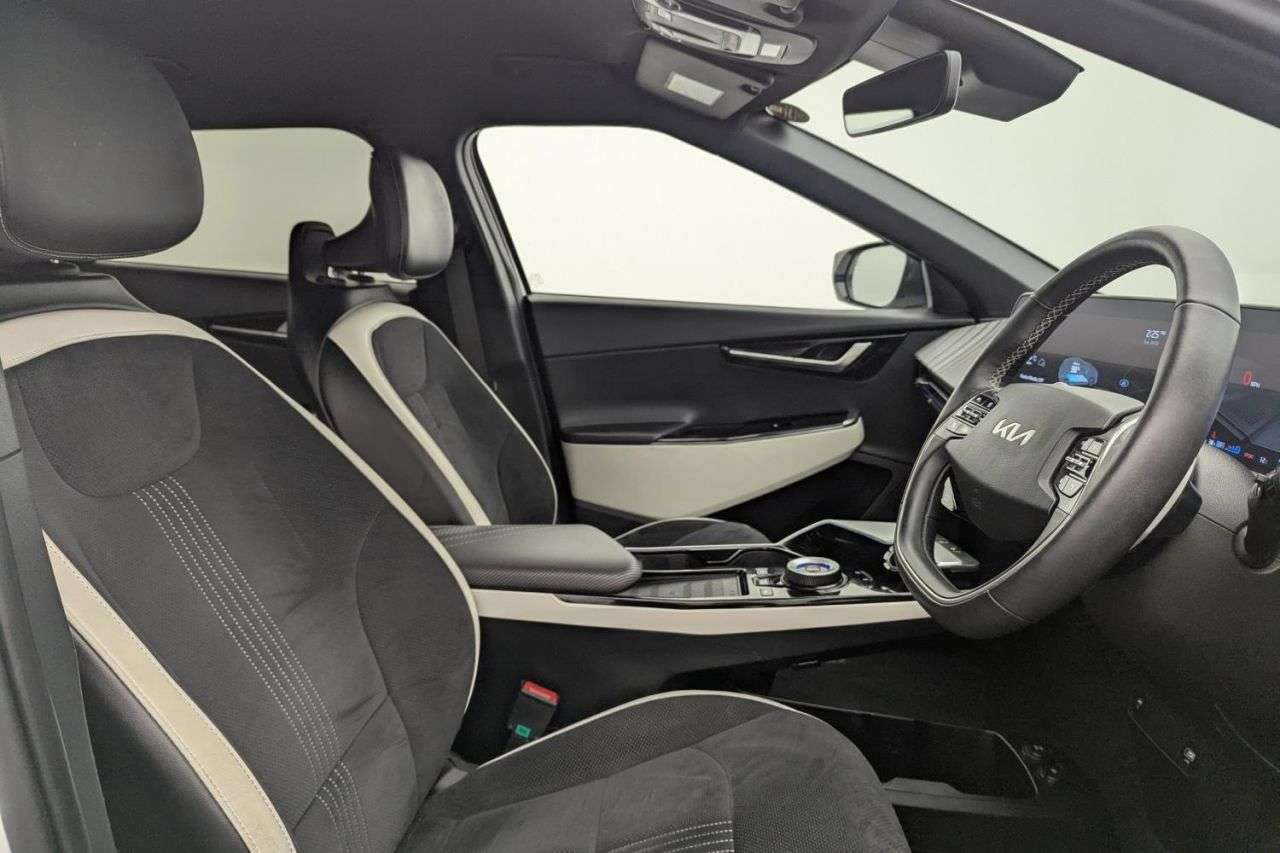 A 2022 KIA EV6 77.4kWh GT-Line Hatchback 5dr Electric Auto (225 bhp) Award Winning 5 Star A 2022 KIA EV6 77.4kWh GT-Line Hatchback 5dr Electric Auto (225 bhp) Award Winning 5 Star