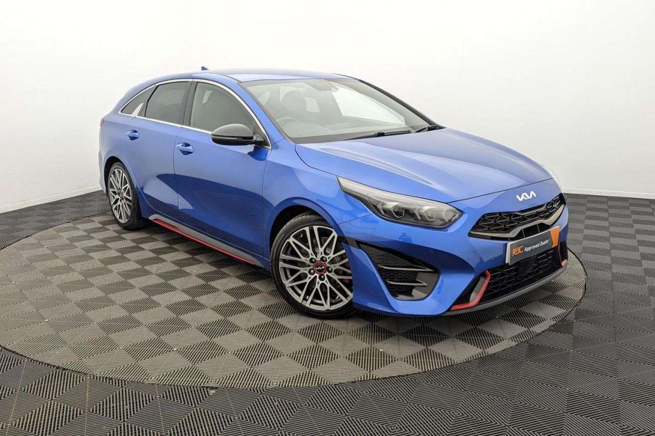 A 2022 KIA PROCEED 1.6 T-GDi GT Shooting Brake 5dr Petrol DCT Euro 6 (s/s) (201 bhp) Award Win A 2022 KIA PROCEED 1.6 T-GDi GT Shooting Brake 5dr Petrol DCT Euro 6 (s/s) (201 bhp) Award Win