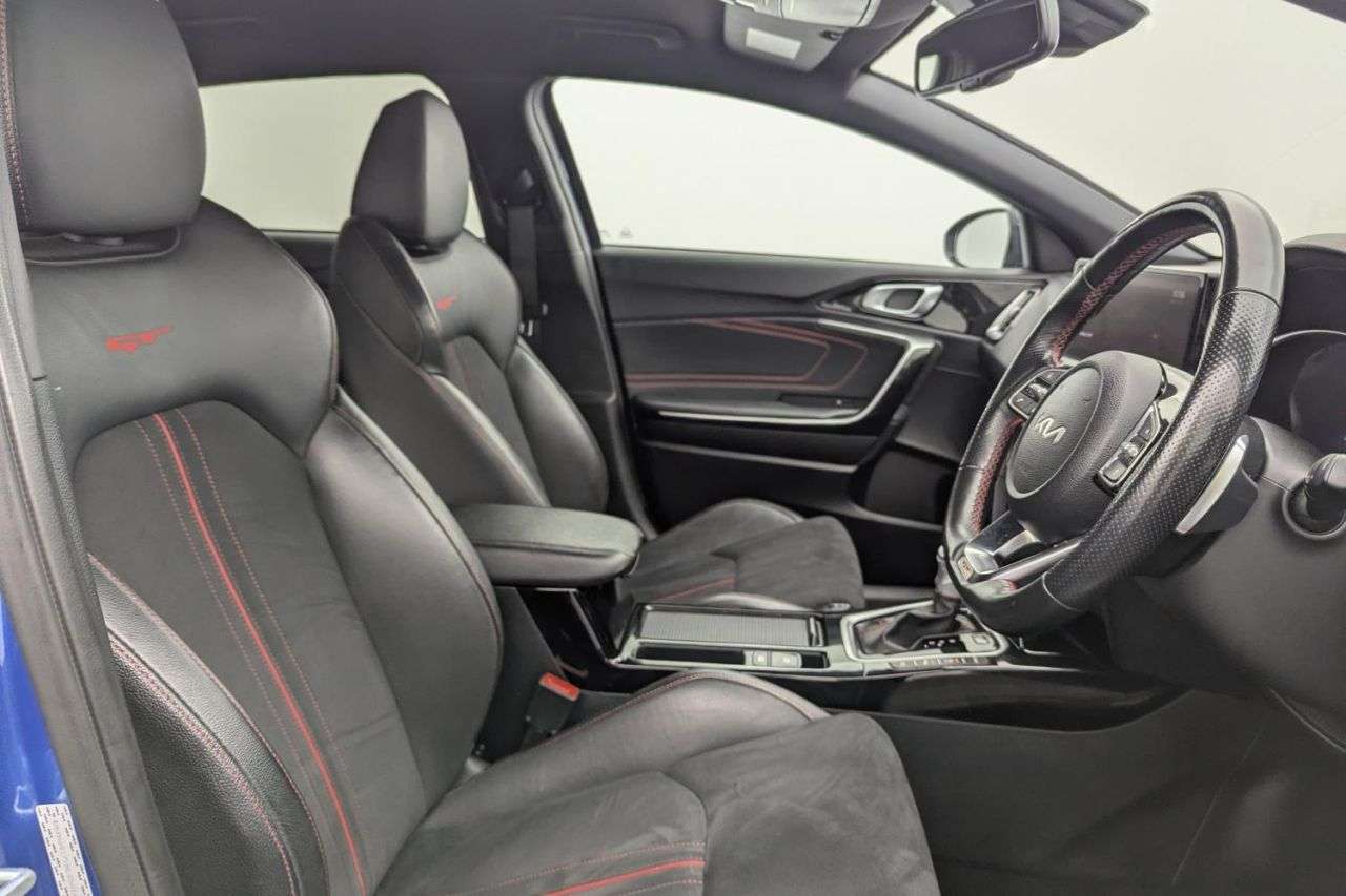 A 2022 KIA PROCEED 1.6 T-GDi GT Shooting Brake 5dr Petrol DCT Euro 6 (s/s) (201 bhp) Award Win A 2022 KIA PROCEED 1.6 T-GDi GT Shooting Brake 5dr Petrol DCT Euro 6 (s/s) (201 bhp) Award Win