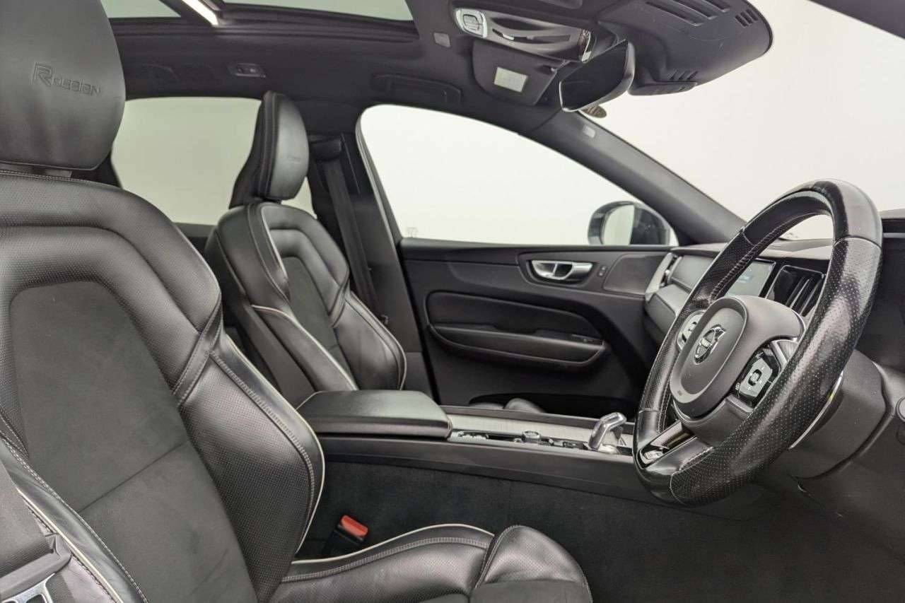 A 2019 VOLVO XC60 2.0h T8 Twin Engine 10.4kWh R-Design Pro SUV 5dr Petrol Plug-in Hybrid Auto A 2019 VOLVO XC60 2.0h T8 Twin Engine 10.4kWh R-Design Pro SUV 5dr Petrol Plug-in Hybrid Auto