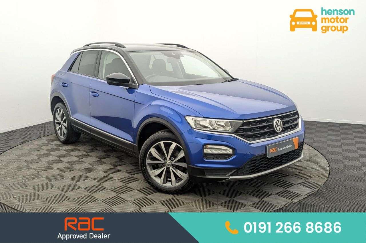 A 2019 VOLKSWAGEN T-ROC 1.5 TSI GPF EVO Design SUV 5dr Petrol Manual Euro 6 (s/s) (150 ps) Award Wi A 2019 VOLKSWAGEN T-ROC 1.5 TSI GPF EVO Design SUV 5dr Petrol Manual Euro 6 (s/s) (150 ps) Award Wi