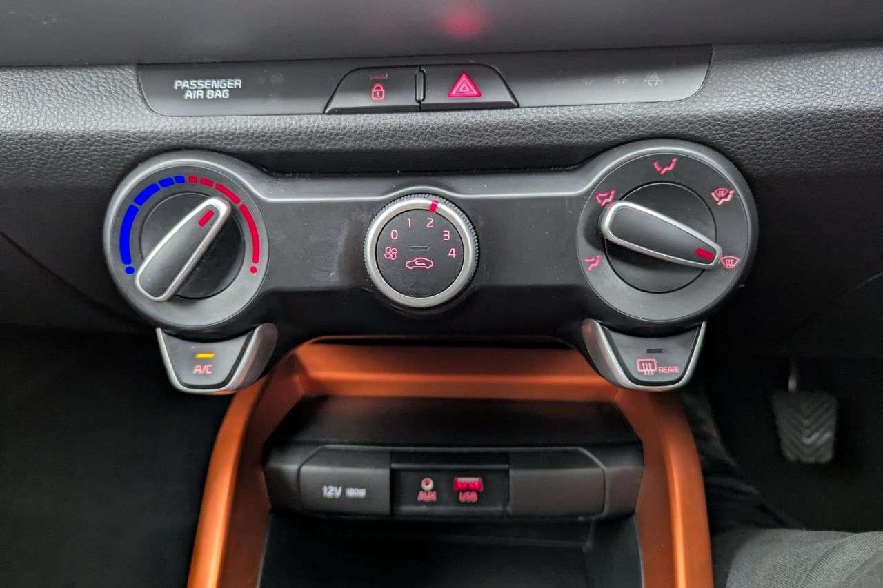 2019 KIA STONIC 2019 KIA STONIC