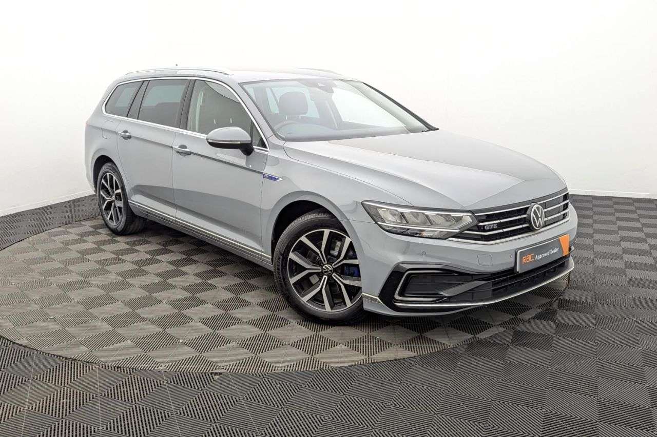 A 2021 VOLKSWAGEN PASSAT 1.4 TSI 13kWh GTE Estate 5dr Petrol Plug-in Hybrid DSG Euro 6 (s/s) (218 ps A 2021 VOLKSWAGEN PASSAT 1.4 TSI 13kWh GTE Estate 5dr Petrol Plug-in Hybrid DSG Euro 6 (s/s) (218 ps