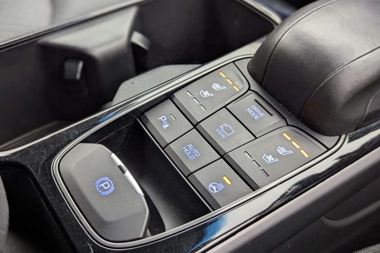 2022 HYUNDAI IONIQ 2022 HYUNDAI IONIQ