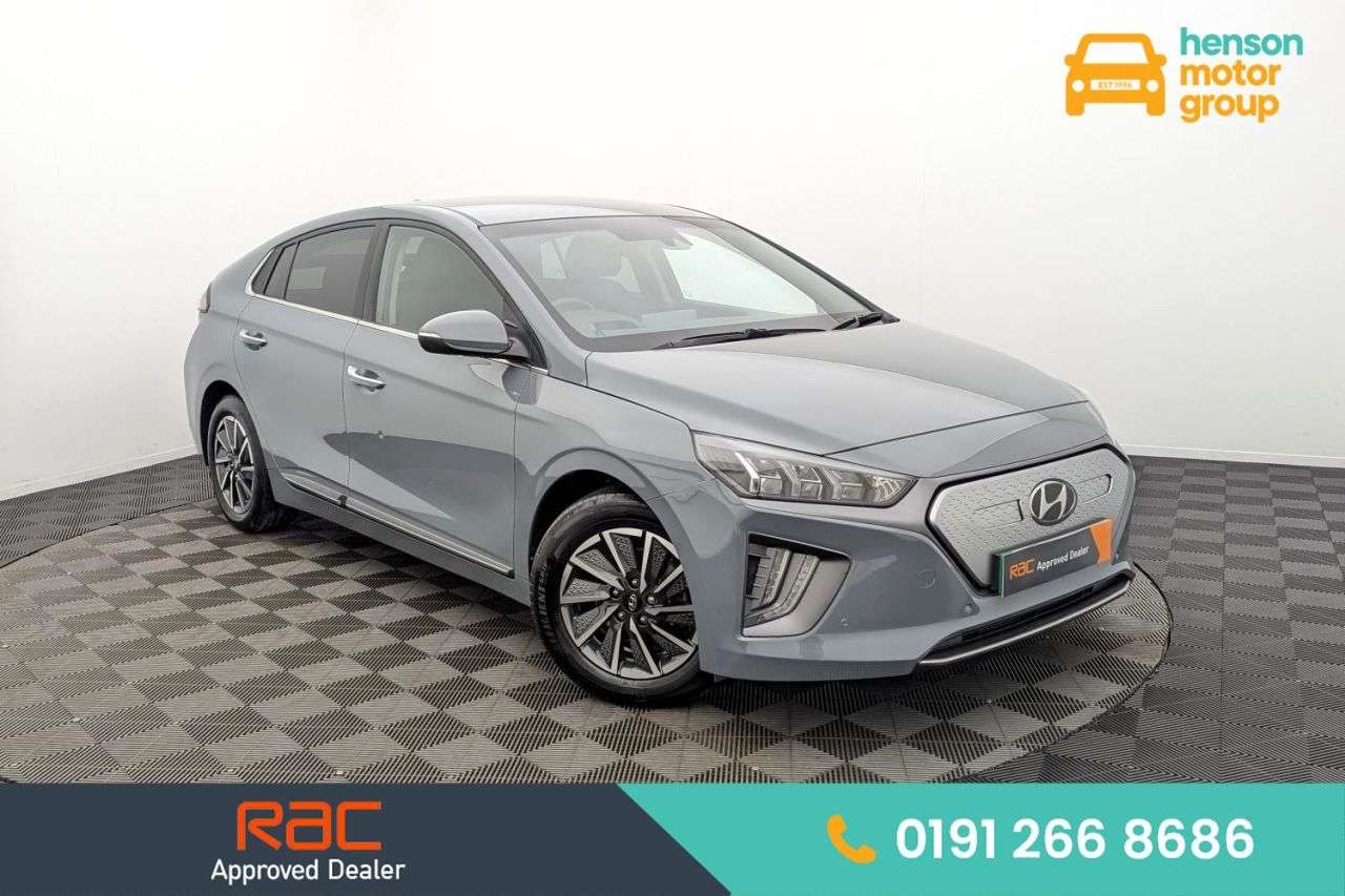 A 2022 HYUNDAI IONIQ 38.3kWh Premium SE Hatchback 5dr Electric Auto (136 ps) Award Winning 5 Sta A 2022 HYUNDAI IONIQ 38.3kWh Premium SE Hatchback 5dr Electric Auto (136 ps) Award Winning 5 Sta