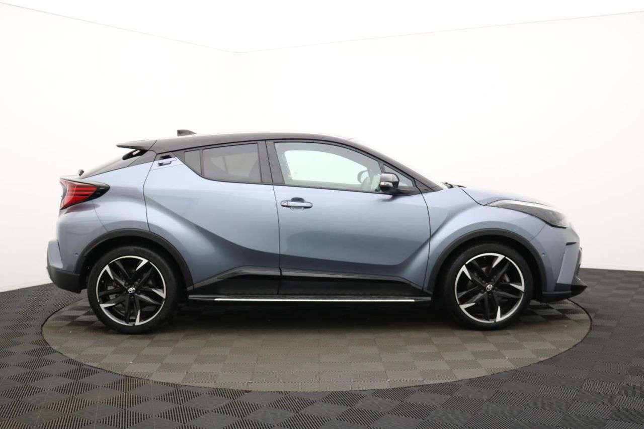 A 2022 TOYOTA C-HR 1.8 VVT-h GR SPORT SUV 5dr Petrol Hybrid CVT Euro 6 (s/s) (122 ps) Award Wi A 2022 TOYOTA C-HR 1.8 VVT-h GR SPORT SUV 5dr Petrol Hybrid CVT Euro 6 (s/s) (122 ps) Award Wi