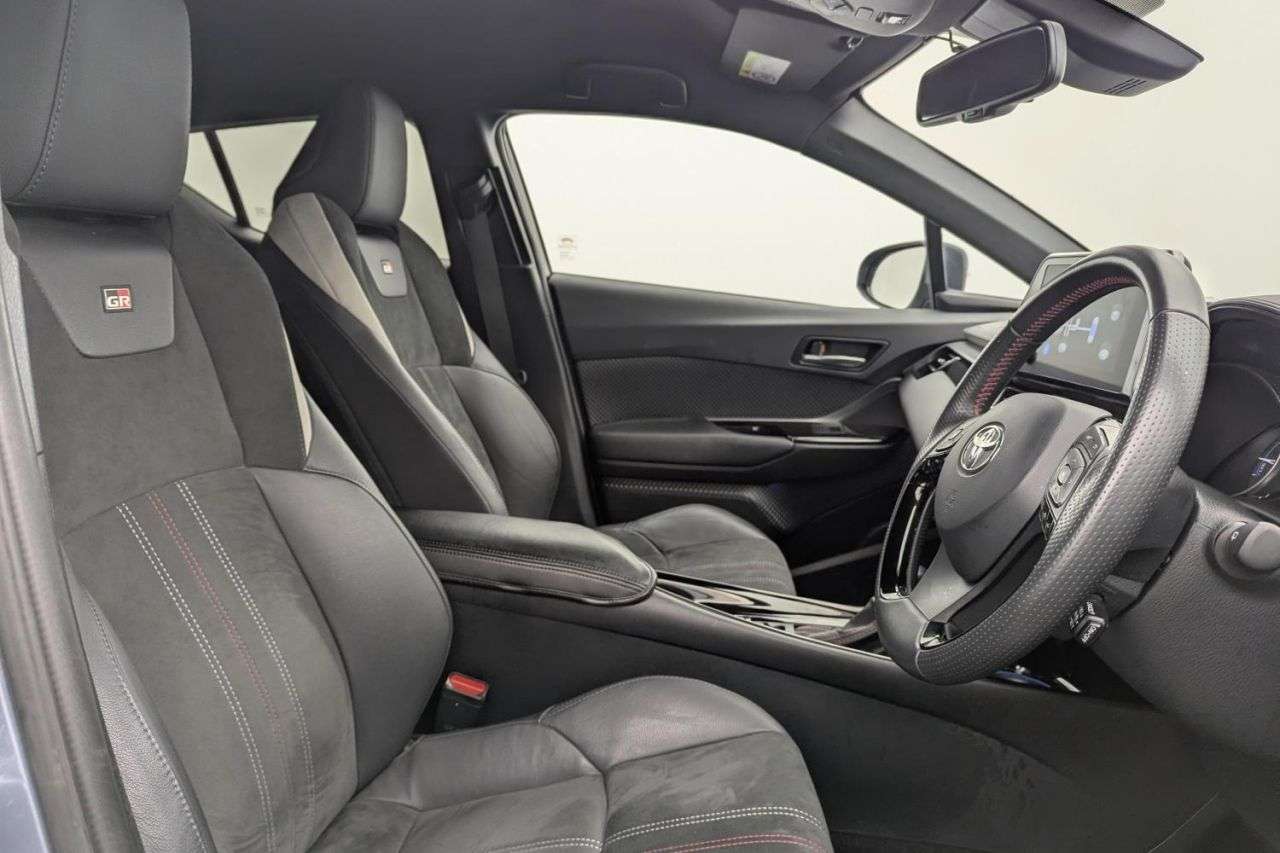 A 2022 TOYOTA C-HR 1.8 VVT-h GR SPORT SUV 5dr Petrol Hybrid CVT Euro 6 (s/s) (122 ps) Award Wi A 2022 TOYOTA C-HR 1.8 VVT-h GR SPORT SUV 5dr Petrol Hybrid CVT Euro 6 (s/s) (122 ps) Award Wi