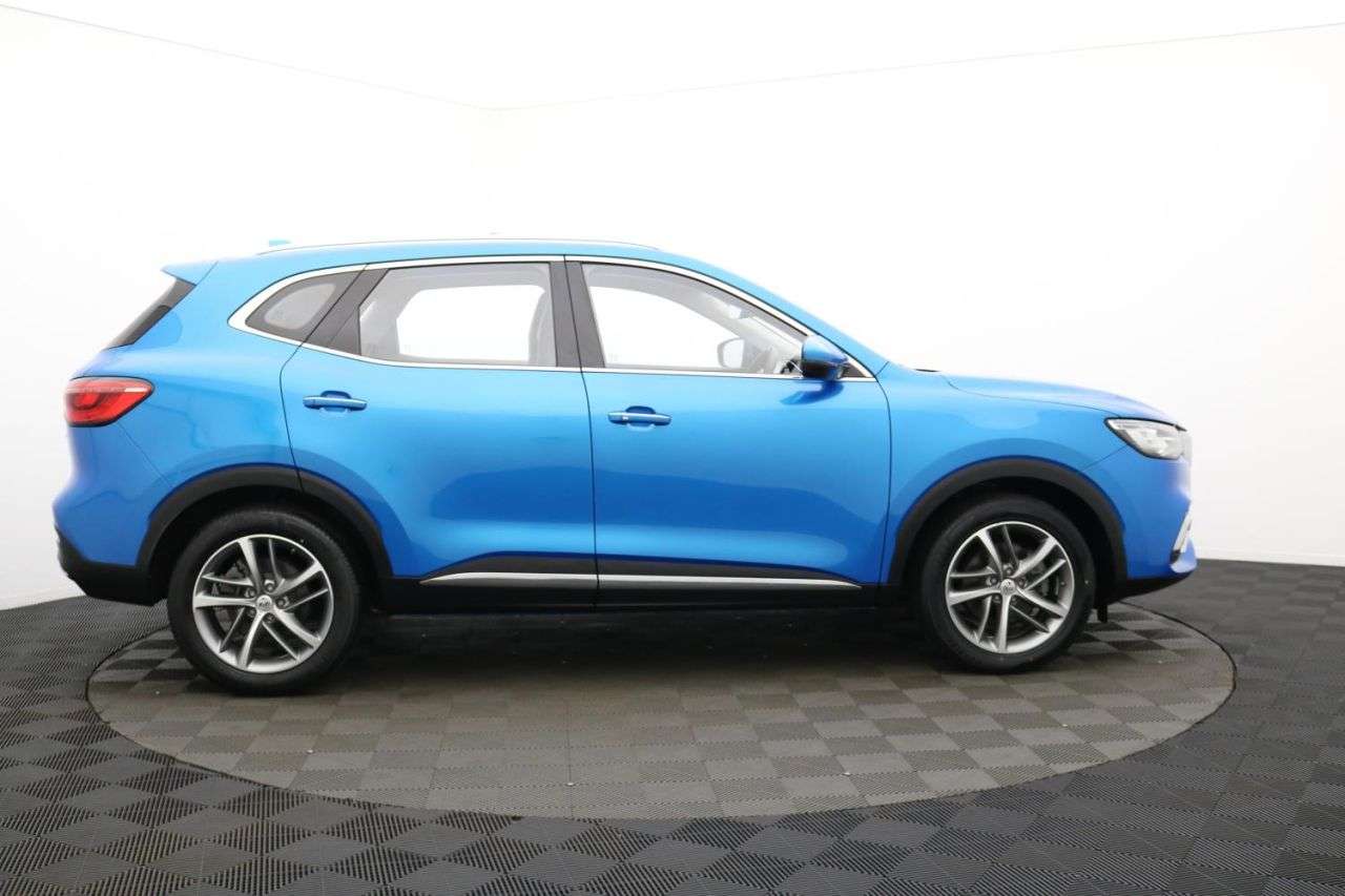 A 2021 MG MG HS 1.5 T-GDI Exclusive SUV 5dr Petrol Manual Euro 6 (s/s) (162 ps) A 2021 MG MG HS 1.5 T-GDI Exclusive SUV 5dr Petrol Manual Euro 6 (s/s) (162 ps)