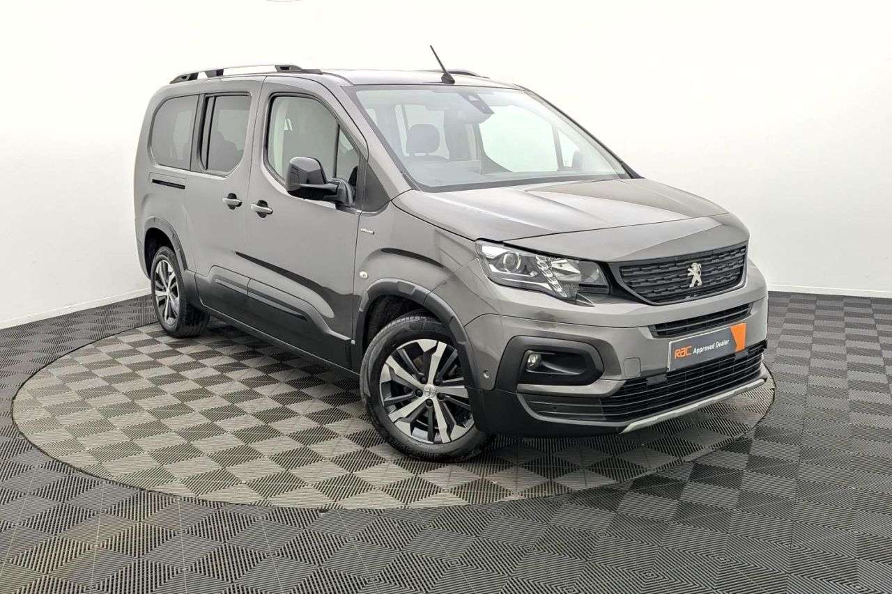 A 2020 PEUGEOT RIFTER 1.5 BlueHDi GT Line Long MPV 5dr Diesel EAT Euro 6 (s/s) (130 ps) Award Win A 2020 PEUGEOT RIFTER 1.5 BlueHDi GT Line Long MPV 5dr Diesel EAT Euro 6 (s/s) (130 ps) Award Win