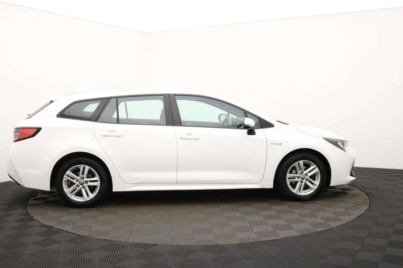 A 2021 TOYOTA COROLLA 1.8 VVT-h GPF Icon Touring Sports 5dr Petrol Hybrid CVT Euro 6 (s/s) (122 p A 2021 TOYOTA COROLLA 1.8 VVT-h GPF Icon Touring Sports 5dr Petrol Hybrid CVT Euro 6 (s/s) (122 p
