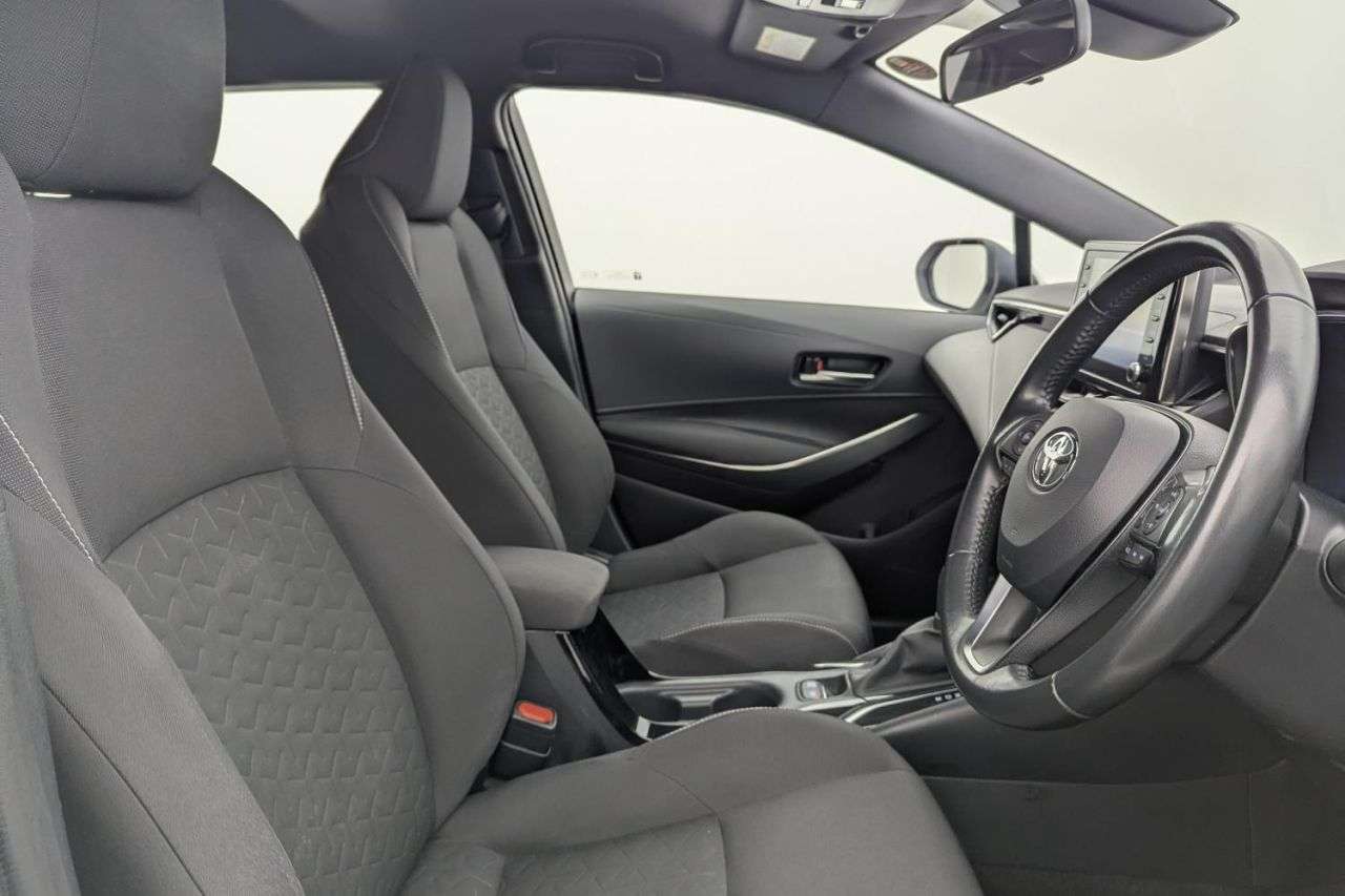 A 2021 TOYOTA COROLLA 1.8 VVT-h GPF Icon Touring Sports 5dr Petrol Hybrid CVT Euro 6 (s/s) (122 p A 2021 TOYOTA COROLLA 1.8 VVT-h GPF Icon Touring Sports 5dr Petrol Hybrid CVT Euro 6 (s/s) (122 p