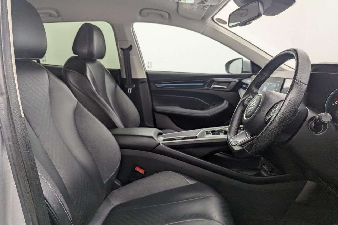 A 2023 MG MG5 61.1kWh Trophy Long Range Estate 5dr Electric Auto (156 ps) Award Winning 5 A 2023 MG MG5 61.1kWh Trophy Long Range Estate 5dr Electric Auto (156 ps) Award Winning 5