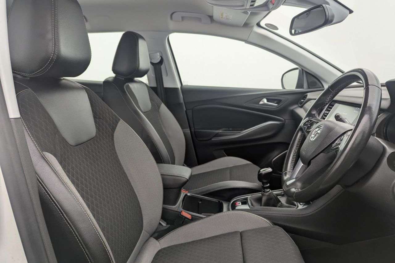 A 2022 VAUXHALL GRANDLAND X 1.5 Turbo D Business Edition Nav SUV 5dr Diesel Manual Euro 6 (s/s) (130 ps A 2022 VAUXHALL GRANDLAND X 1.5 Turbo D Business Edition Nav SUV 5dr Diesel Manual Euro 6 (s/s) (130 ps