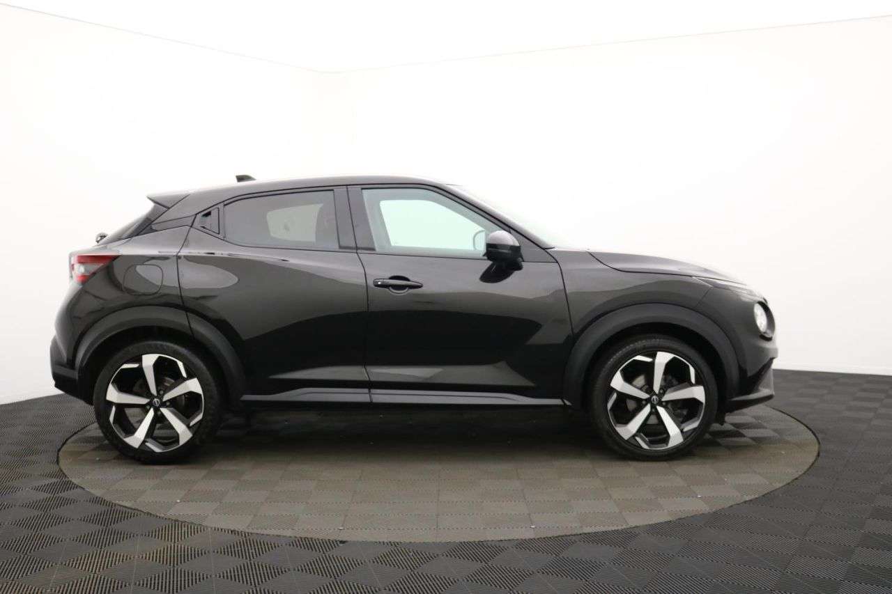 A 2022 NISSAN JUKE 1.0 DIG-T Tekna SUV 5dr Petrol DCT Auto Euro 6 (s/s) (117 ps) Award Winning A 2022 NISSAN JUKE 1.0 DIG-T Tekna SUV 5dr Petrol DCT Auto Euro 6 (s/s) (117 ps) Award Winning
