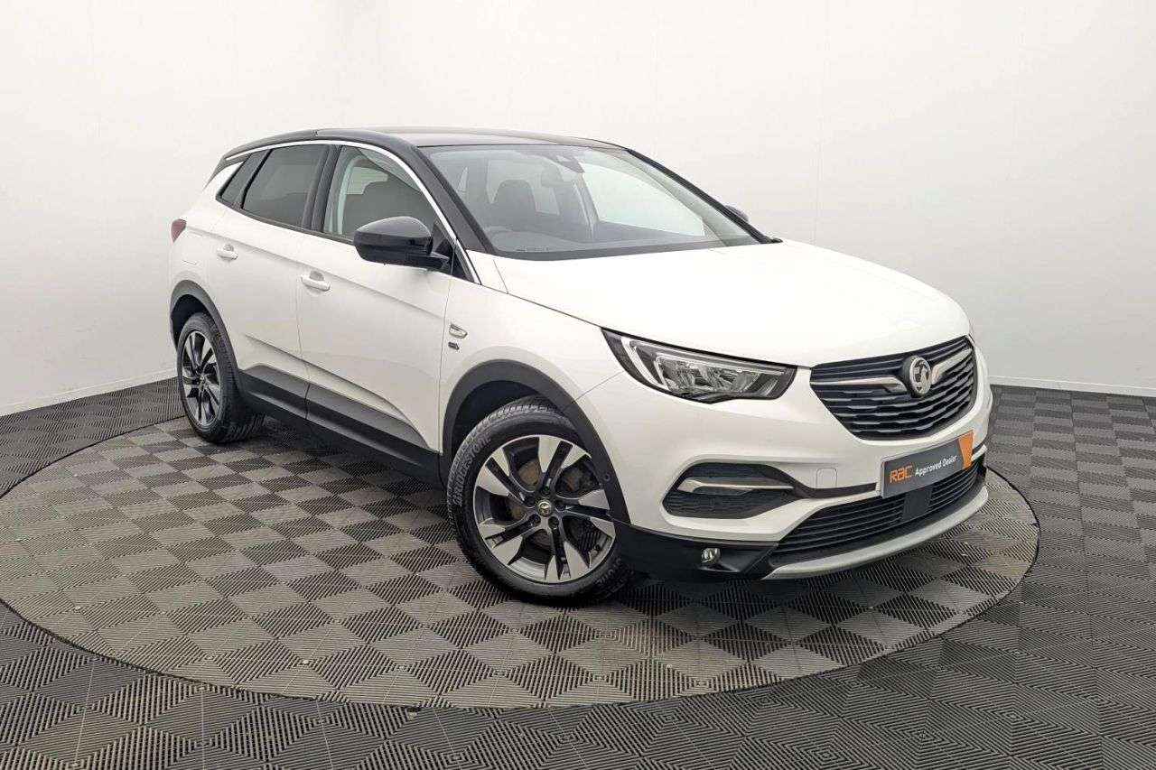 A 2020 VAUXHALL GRANDLAND X 1.2 Turbo Griffin SUV 5dr Petrol Manual Euro 6 (s/s) (130 ps) Award Winning A 2020 VAUXHALL GRANDLAND X 1.2 Turbo Griffin SUV 5dr Petrol Manual Euro 6 (s/s) (130 ps) Award Winning