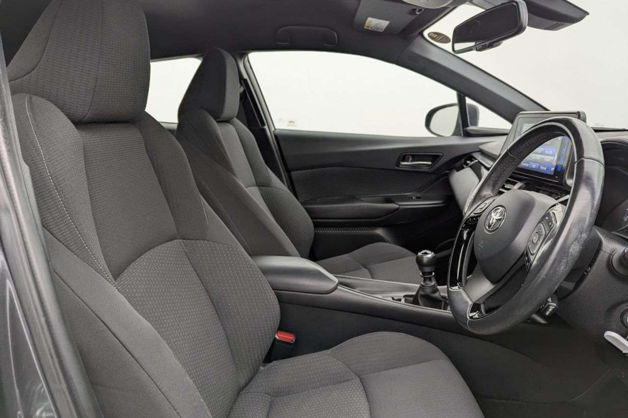 A 2018 TOYOTA C-HR 1.2 VVT-i Icon SUV 5dr Petrol Manual Euro 6 (s/s) (115 ps) Award Winning 5 A 2018 TOYOTA C-HR 1.2 VVT-i Icon SUV 5dr Petrol Manual Euro 6 (s/s) (115 ps) Award Winning 5