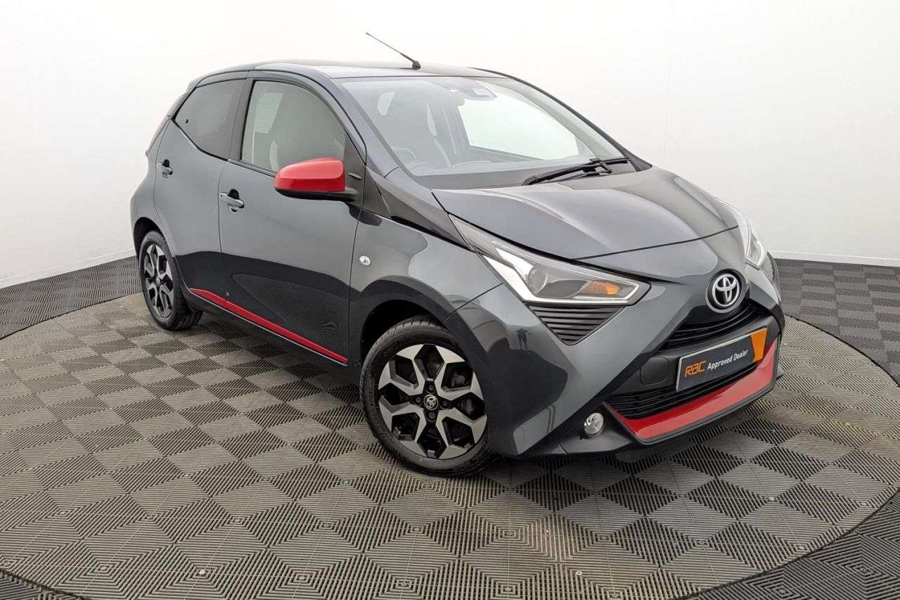 A 2019 TOYOTA AYGO 1.0 VVT-i x-trend Hatchback 5dr Petrol Manual Euro 6 (Safety Sense) (71 ps) A 2019 TOYOTA AYGO 1.0 VVT-i x-trend Hatchback 5dr Petrol Manual Euro 6 (Safety Sense) (71 ps)