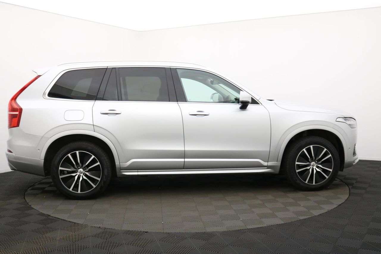 A 2019 VOLVO XC90 2.0 B5 MHEV Momentum SUV 5dr Diesel Hybrid Auto 4WD Euro 6 (s/s) (235 ps) A A 2019 VOLVO XC90 2.0 B5 MHEV Momentum SUV 5dr Diesel Hybrid Auto 4WD Euro 6 (s/s) (235 ps) A