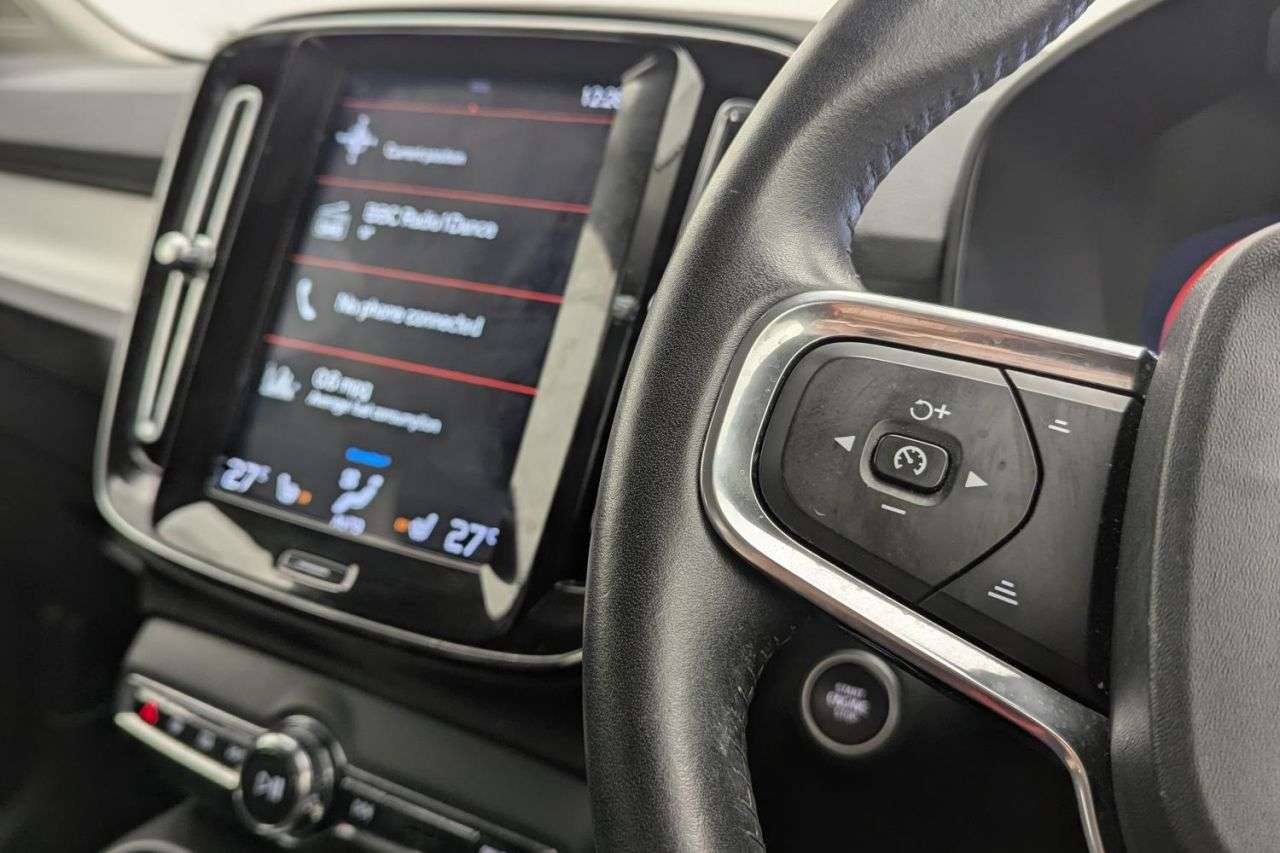 2018 VOLVO XC40 2018 VOLVO XC40