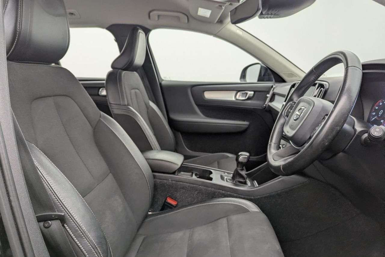 A 2018 VOLVO XC40 1.5 T3 Momentum SUV 5dr Petrol Manual Euro 6 (s/s) (156 ps) Award Winning 5 A 2018 VOLVO XC40 1.5 T3 Momentum SUV 5dr Petrol Manual Euro 6 (s/s) (156 ps) Award Winning 5