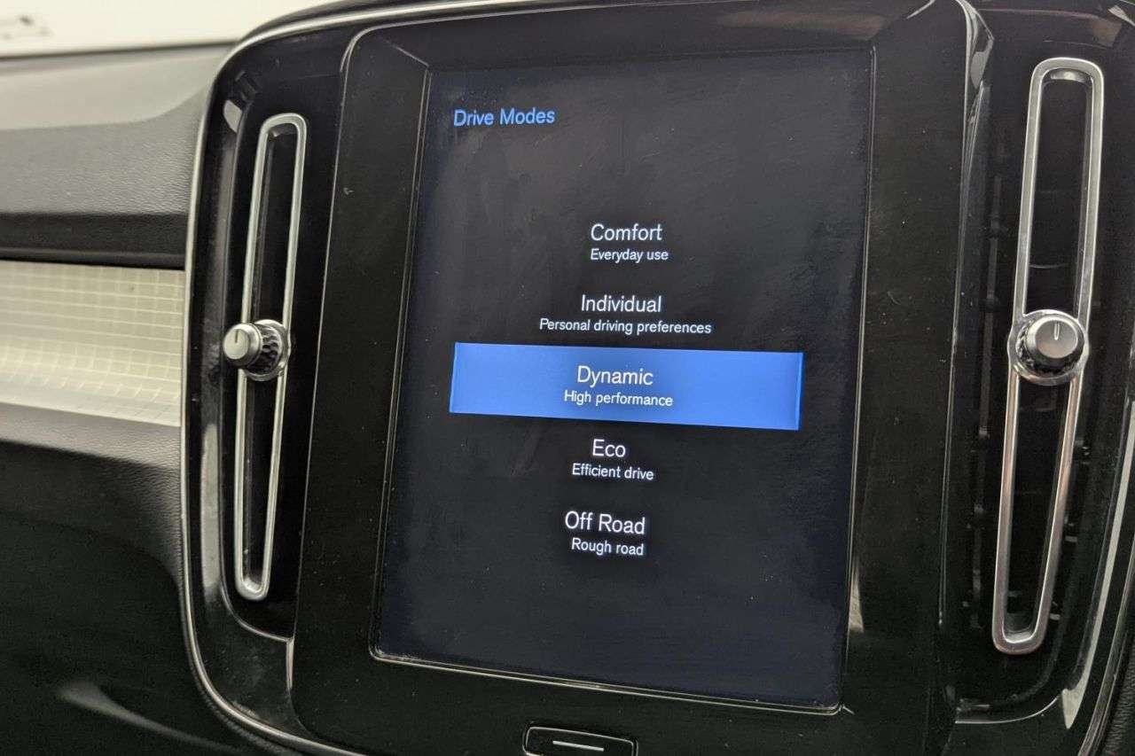 2018 VOLVO XC40 2018 VOLVO XC40