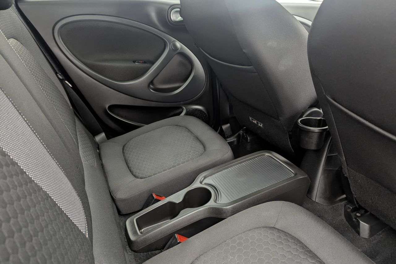 2021 SMART FORFOUR 2021 SMART FORFOUR