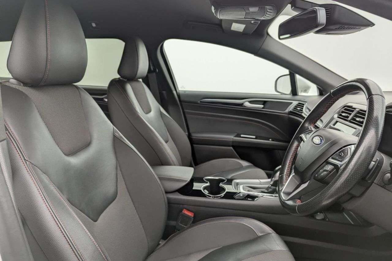 A 2018 FORD MONDEO 2.0 TDCi ST-Line Edition Estate 5dr Diesel Powershift Euro 6 (s/s) (180 ps) A 2018 FORD MONDEO 2.0 TDCi ST-Line Edition Estate 5dr Diesel Powershift Euro 6 (s/s) (180 ps)