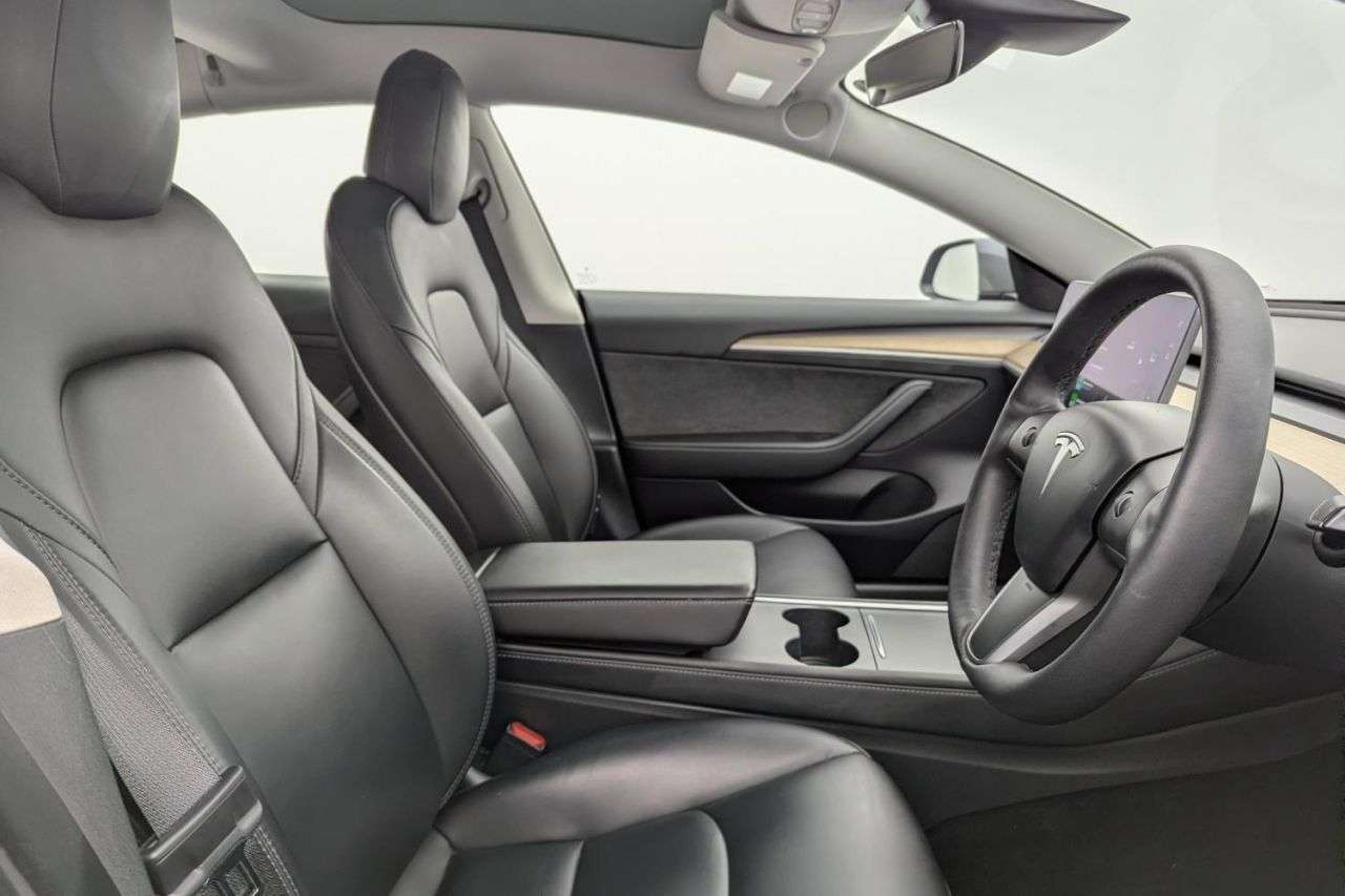 A 2022 TESLA MODEL 3 (Dual Motor) Long Range Saloon 4dr Electric Auto 4WDE (346 ps) Award Winnin A 2022 TESLA MODEL 3 (Dual Motor) Long Range Saloon 4dr Electric Auto 4WDE (346 ps) Award Winnin