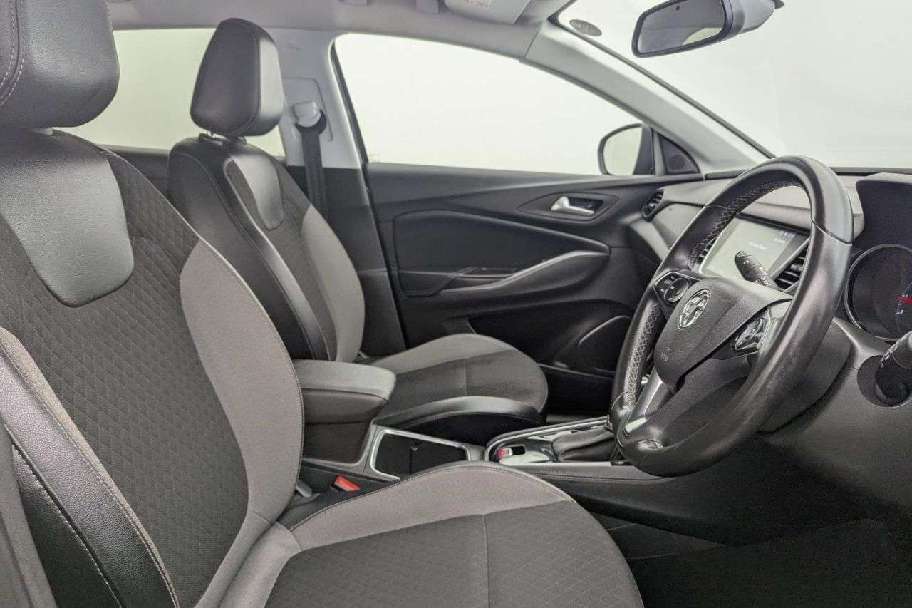 A 2018 VAUXHALL GRANDLAND X 1.2 Turbo Sport Nav SUV 5dr Petrol Auto Euro 6 (s/s) (130 ps) Award Winning A 2018 VAUXHALL GRANDLAND X 1.2 Turbo Sport Nav SUV 5dr Petrol Auto Euro 6 (s/s) (130 ps) Award Winning