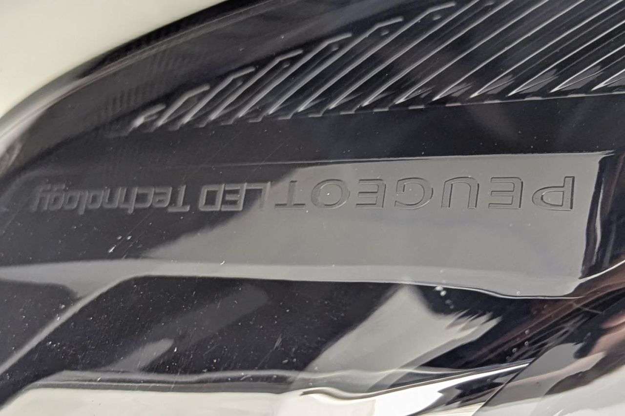 2021 PEUGEOT 2008 2021 PEUGEOT 2008