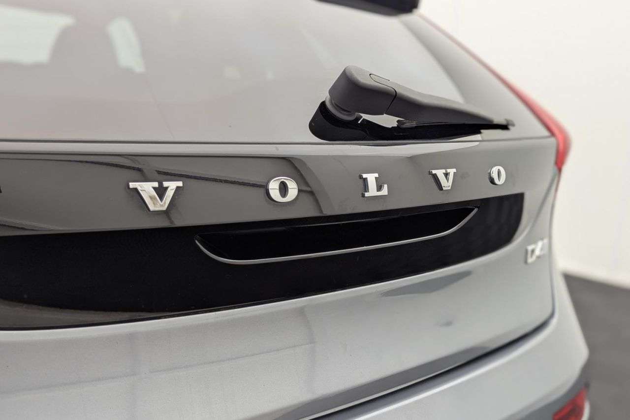 2017 VOLVO V40 2017 VOLVO V40