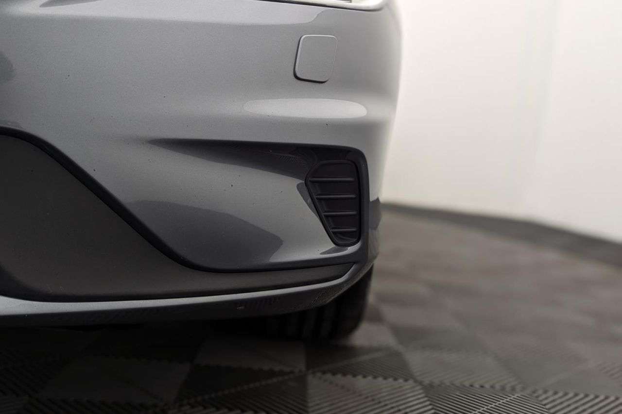 2017 VOLVO V40 2017 VOLVO V40