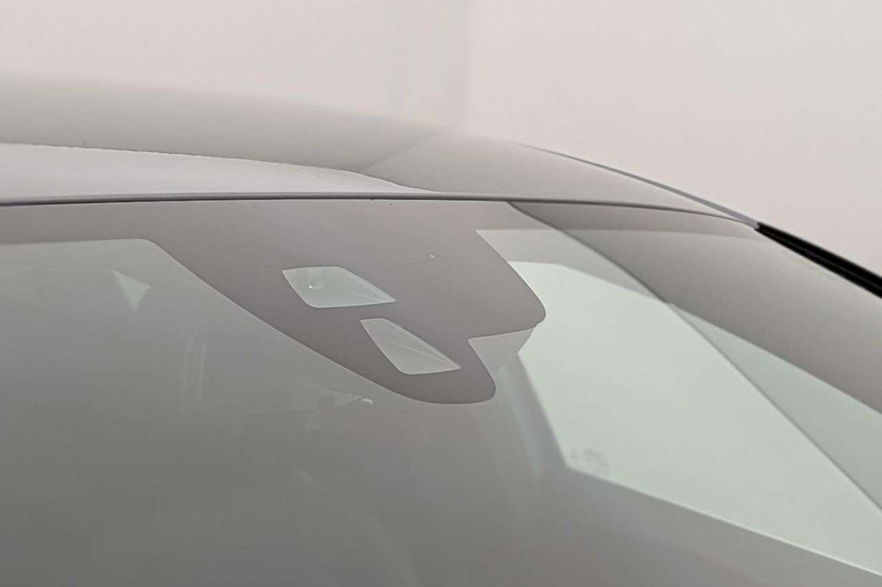 2017 VOLVO V40 2017 VOLVO V40