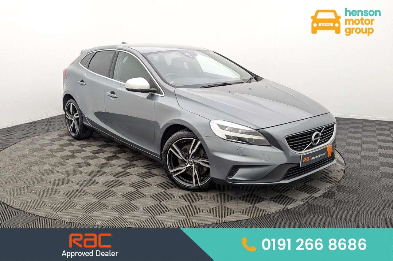A 2017 VOLVO V40 2.0 D4 R-Design Pro Hatchback 5dr Diesel Manual Euro 6 (s/s) (190 ps) Award A 2017 VOLVO V40 2.0 D4 R-Design Pro Hatchback 5dr Diesel Manual Euro 6 (s/s) (190 ps) Award