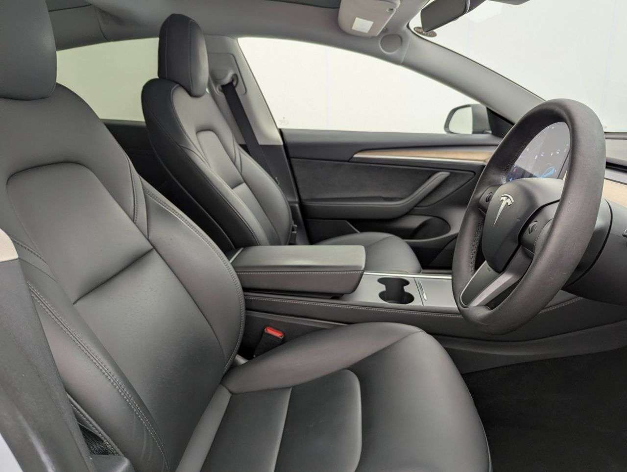 A 2021 TESLA MODEL 3 (Dual Motor) Long Range Saloon 4dr Electric Auto 4WDE (346 ps) Award Winnin A 2021 TESLA MODEL 3 (Dual Motor) Long Range Saloon 4dr Electric Auto 4WDE (346 ps) Award Winnin