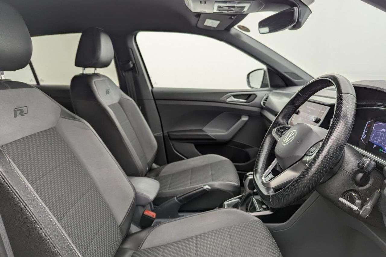 A 2021 VOLKSWAGEN T-CROSS 1.0 TSI R-Line SUV 5dr Petrol DSG Euro 6 (s/s) (110 ps) Award Winning 5 Sta A 2021 VOLKSWAGEN T-CROSS 1.0 TSI R-Line SUV 5dr Petrol DSG Euro 6 (s/s) (110 ps) Award Winning 5 Sta