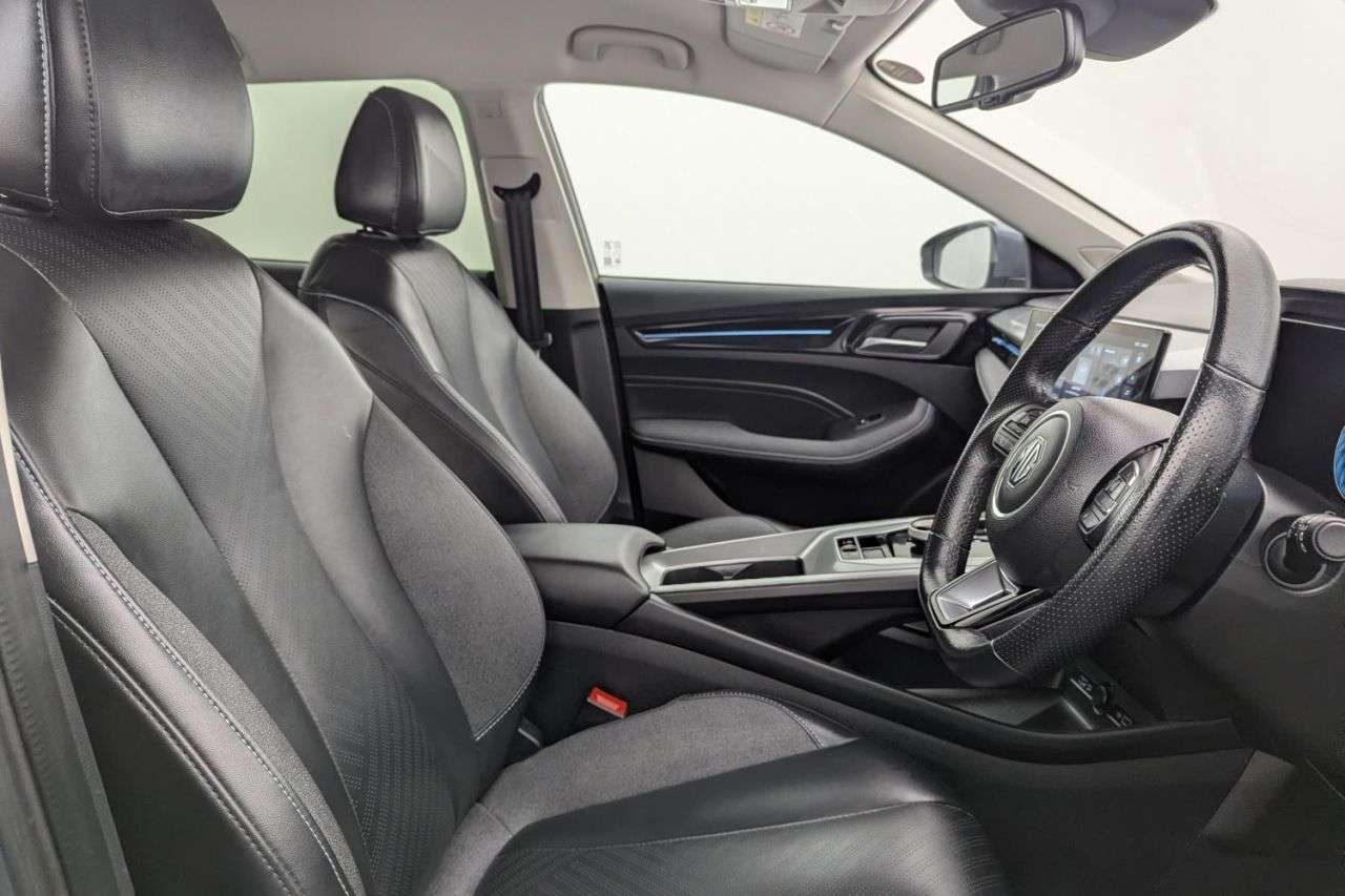 A 2023 MG MG5 61.1kWh Trophy Long Range Estate 5dr Electric Auto (156 ps) Award Winning 5 A 2023 MG MG5 61.1kWh Trophy Long Range Estate 5dr Electric Auto (156 ps) Award Winning 5