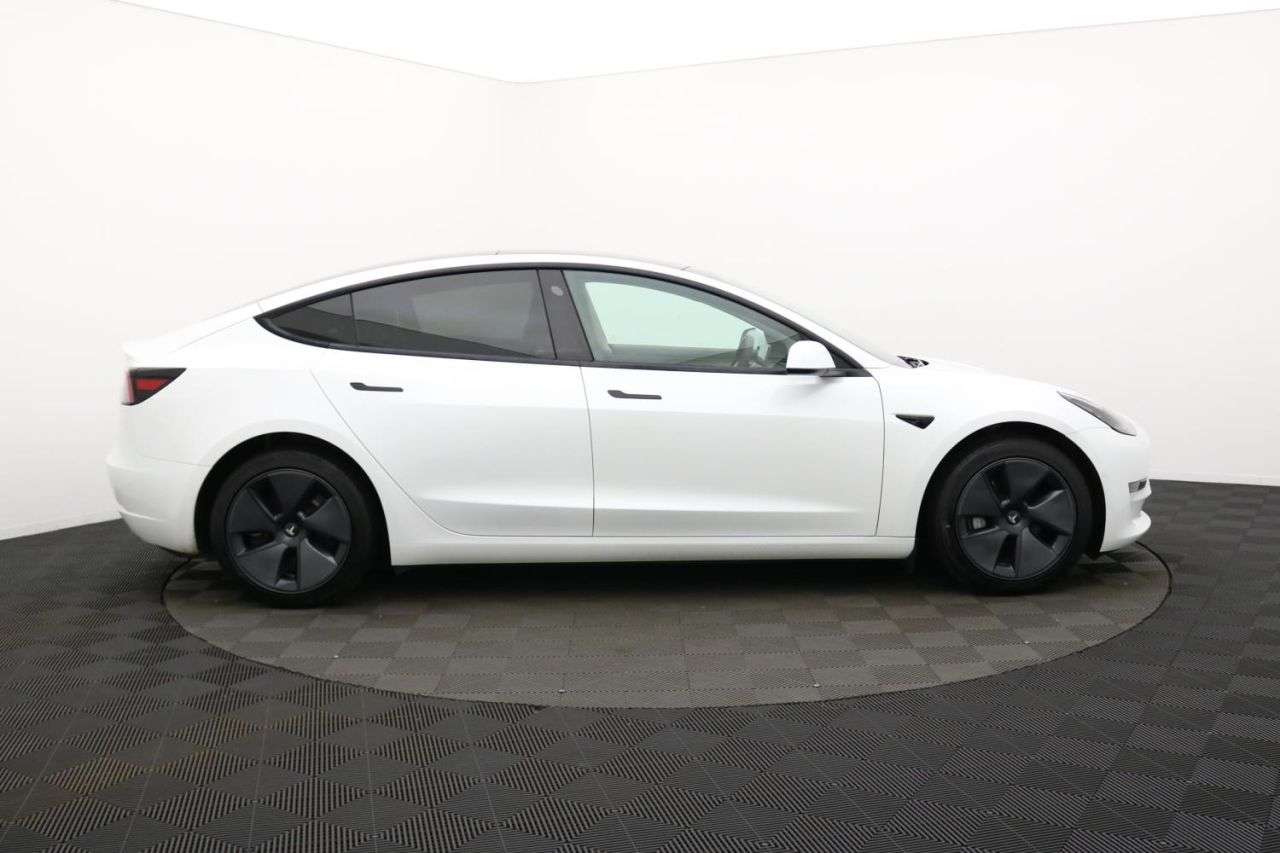 A 2021 TESLA MODEL 3 (Dual Motor) Long Range Saloon 4dr Electric Auto 4WDE (346 ps) Award Winnin A 2021 TESLA MODEL 3 (Dual Motor) Long Range Saloon 4dr Electric Auto 4WDE (346 ps) Award Winnin