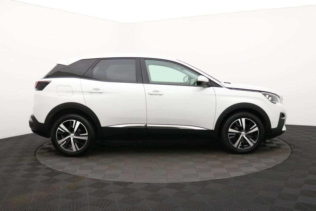 A 2020 PEUGEOT 3008 1.2 PureTech Allure SUV 5dr Petrol Manual Euro 6 (s/s) (130 ps) Award Winni A 2020 PEUGEOT 3008 1.2 PureTech Allure SUV 5dr Petrol Manual Euro 6 (s/s) (130 ps) Award Winni
