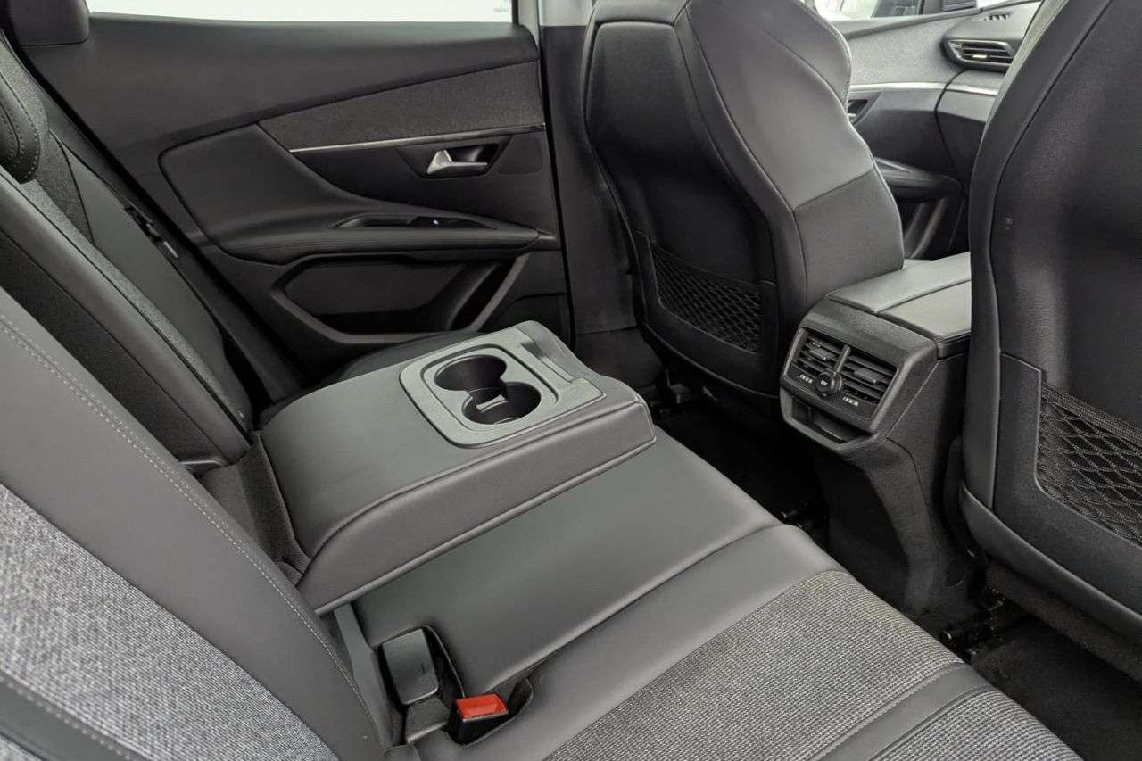 2020 PEUGEOT 3008 2020 PEUGEOT 3008