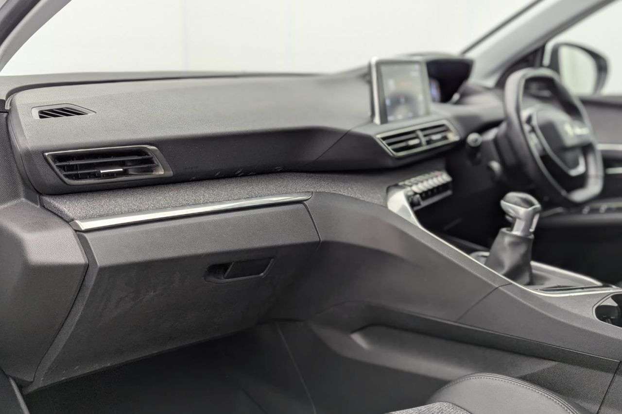 2020 PEUGEOT 3008 2020 PEUGEOT 3008