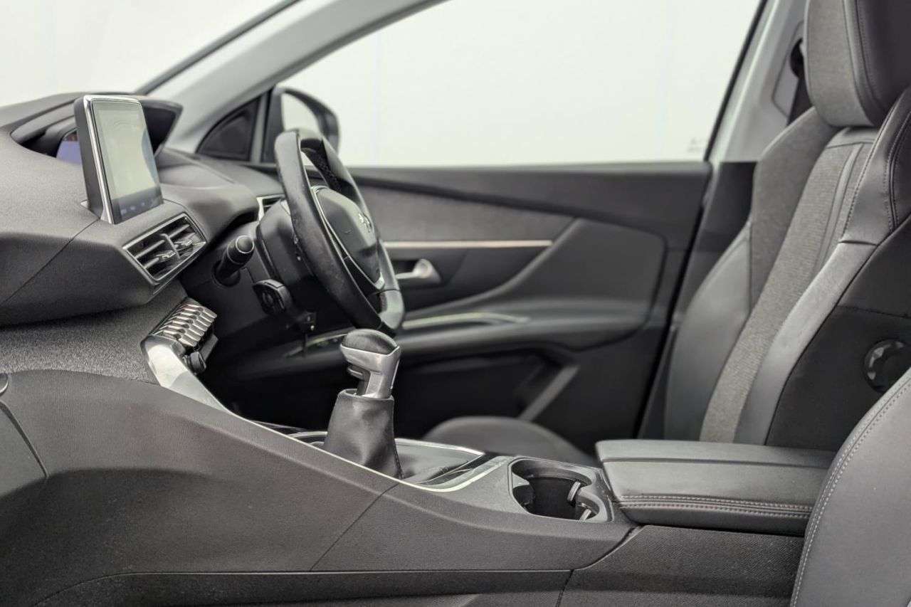 2020 PEUGEOT 3008 2020 PEUGEOT 3008