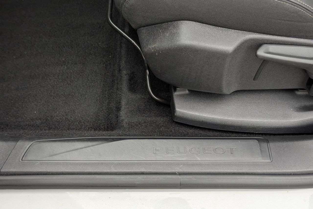 2020 PEUGEOT 3008 2020 PEUGEOT 3008